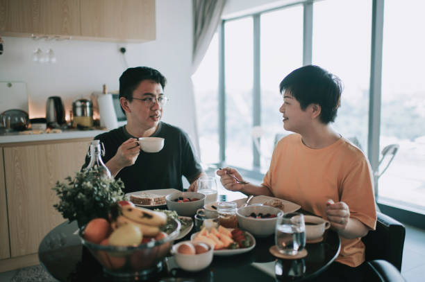 Mindful eating and food cravings